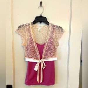 Beautiful shrug w/elegant gold & lace detail with pink/maroon v-neck camisole